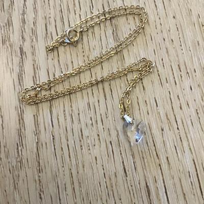 Beautiful, vintage, crystal heart pendant in gold tone chain necklace