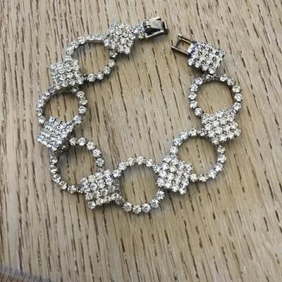 Gorgeous, vintage, art deco, rhinestone silver tones bracelet