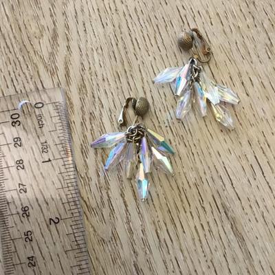 Gorgeous vintage, Aurora Borealis crystal dangle clip on earrings