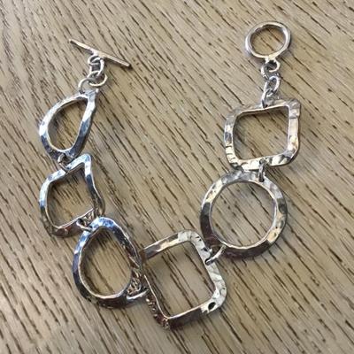 Beautiful 925 sterling silver toggle bracelet