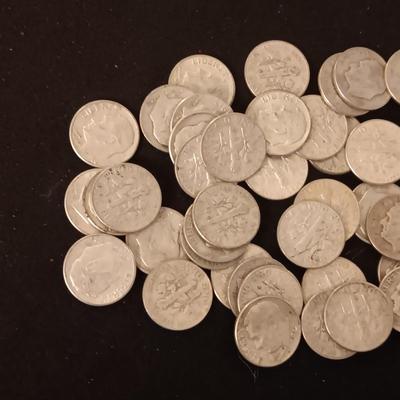 1 ROLL OF ROOSEVELT SILVER DIMES MIXED DATES