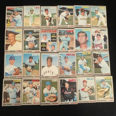 BASEBALL TRADING CARDS (1)