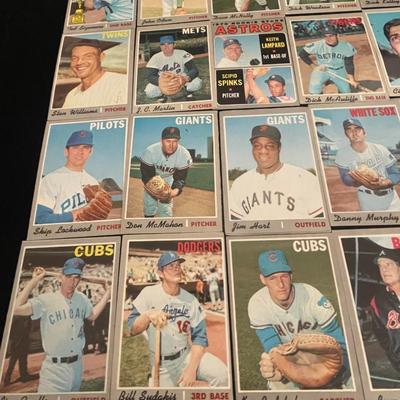 BASEBALL TRADING CARDS (1)