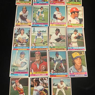 BASEBALL TRADING CARDS (3)