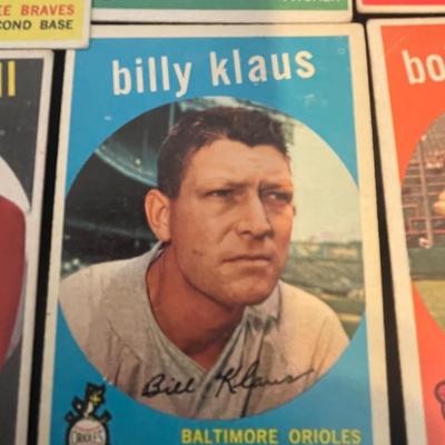 BASEBALL TRADING CARDS (4)