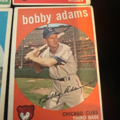 BASEBALL TRADING CARDS (4)