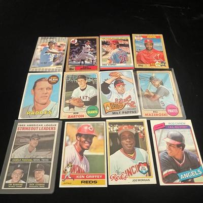 BASEBALL TRADING CARDS (5)