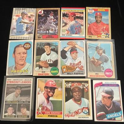 BASEBALL TRADING CARDS (5)