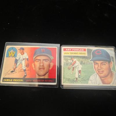 BASEBALL TRADING CARDS (7)