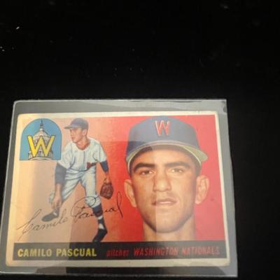 BASEBALL TRADING CARDS (7)