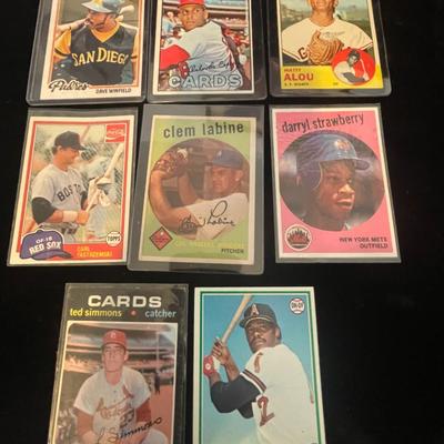 BASEBALL TRADING CARDS (8)