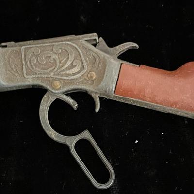 UNOPENED MINI DERRINGER AND SMALL RIFLE