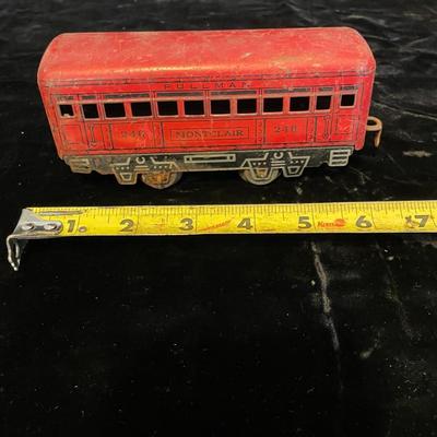 VINTAGE TIN MODEL TRAIN CARS