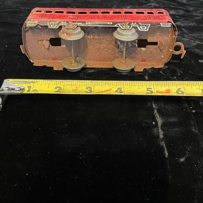 VINTAGE TIN MODEL TRAIN CARS