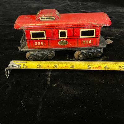 VINTAGE TIN MODEL TRAIN CARS