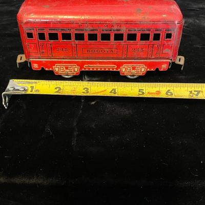 VINTAGE TIN MODEL TRAIN CARS