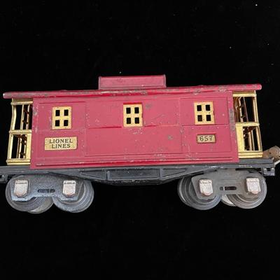 VINTAGE TIN MODEL TRAIN CARS