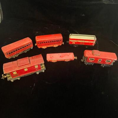 VINTAGE TIN MODEL TRAIN CARS