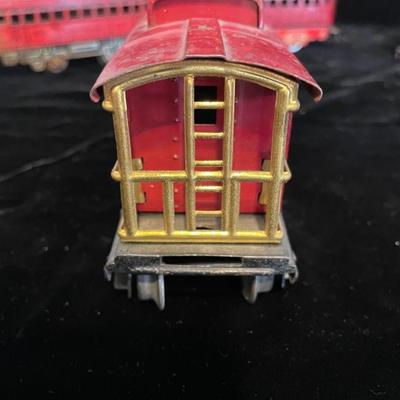 VINTAGE TIN MODEL TRAIN CARS
