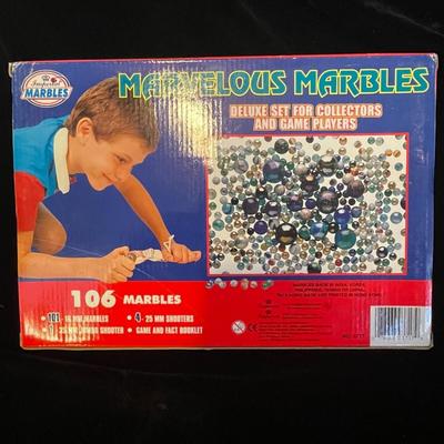 1997 IMPERIAL TOYS "MARVELOUS MARBLES"