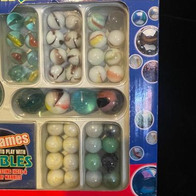 1997 IMPERIAL TOYS "MARVELOUS MARBLES"