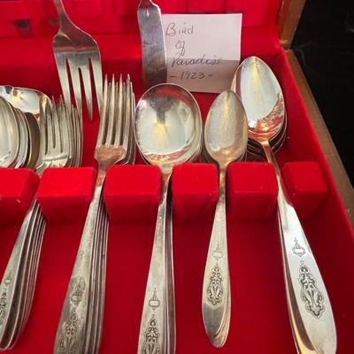 SET OF FLATWARE IN A CHEST