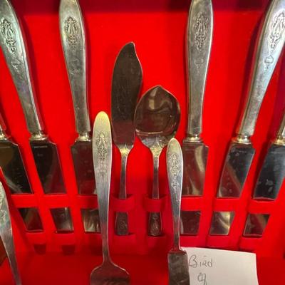 SET OF FLATWARE IN A CHEST