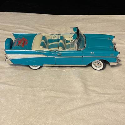 '57 CHEVROLET BEL AIR CONVERTIBLE DIE-CAST MODEL CAR