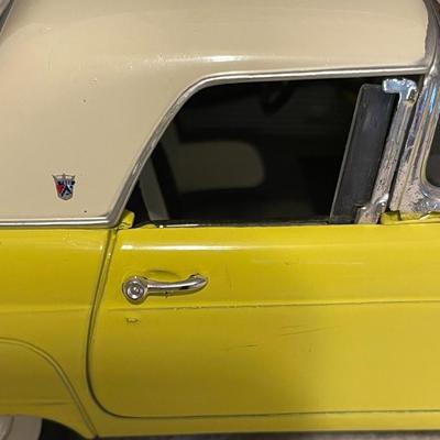 '55 FORD THUNDERBIRD DIE-CAST MODEL CAR