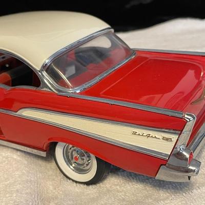 '57 CHEVROLET BEL AIR DIE-CAST MODEL CAR
