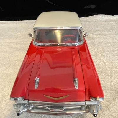'57 CHEVROLET BEL AIR DIE-CAST MODEL CAR