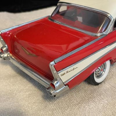 '57 CHEVROLET BEL AIR DIE-CAST MODEL CAR