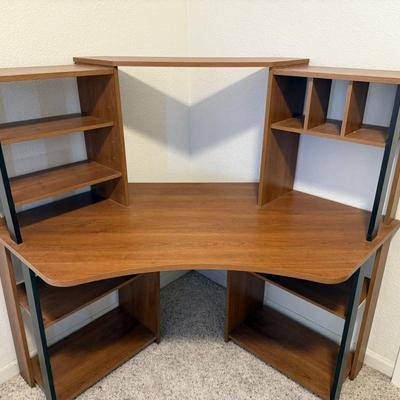 Sale Photo Thumbnail #79: Beautiful desk