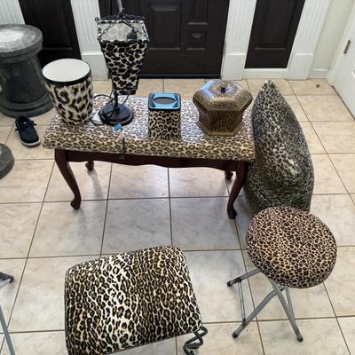 Sale Photo Thumbnail #93: Bundle of leopard print items
