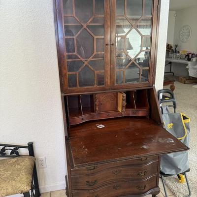 Sale Photo Thumbnail #99: Beautiful desk, mahogany, perfect candidate for restoration!