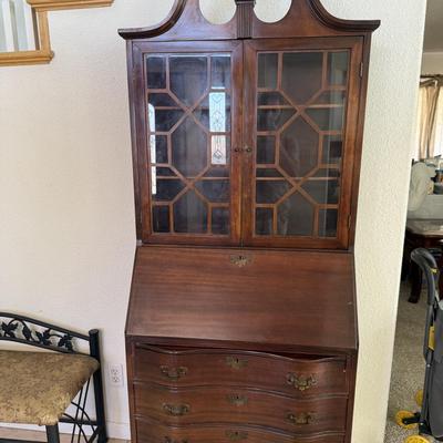 Sale Photo Thumbnail #98: Beautiful desk, mahogany, perfect candidate for restoration!
