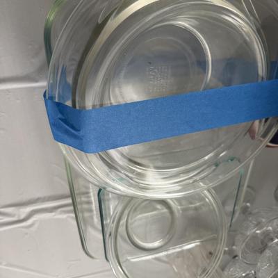 Sale Photo Thumbnail #116: Bundle of Pyrex items