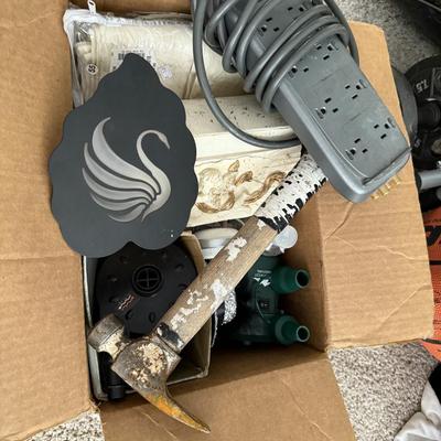 Sale Photo Thumbnail #141: Bundle of random items