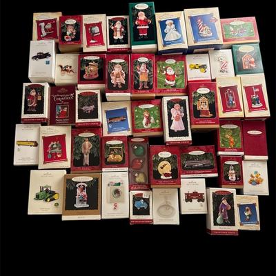 Lot 2: Christmas Ornaments