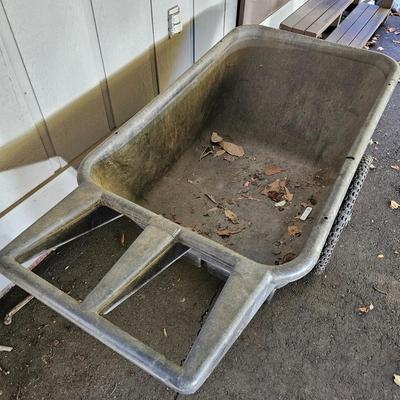 Rubbermaid Plastic Garden Cart