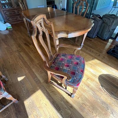 Dining Table & Chairs