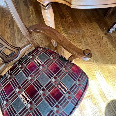 Dining Table & Chairs