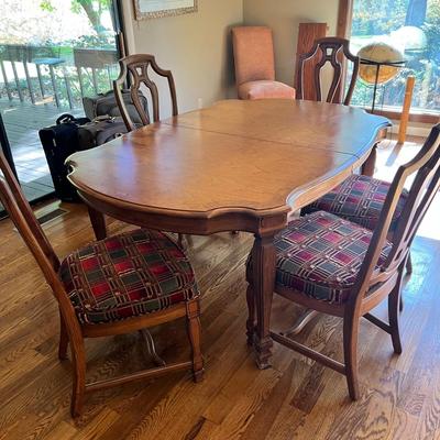 Dining Table & Chairs