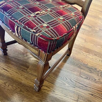 Dining Table & Chairs