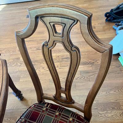 Dining Table & Chairs