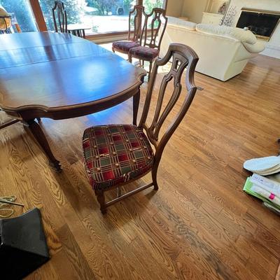Dining Table & Chairs