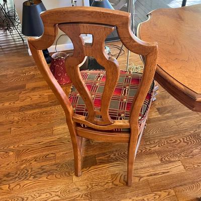Dining Table & Chairs