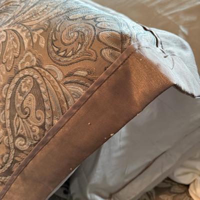 Queen Size Bedding (PC-BC)