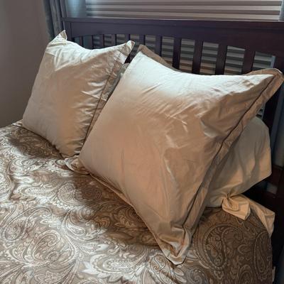 Queen Size Bedding (PC-BC)