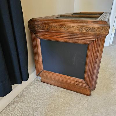 Lane Mediterranean Style Cedar Chest
